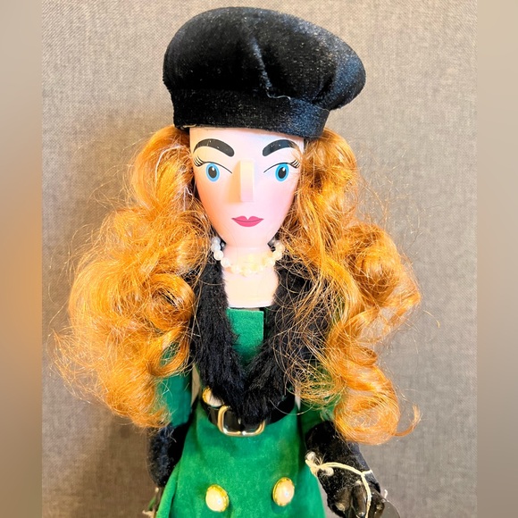 Pier 1 Imports Shopper Girl Nutcracker 2015 Green Coat Red Hair Holiday Figure - Picture 2 of 15